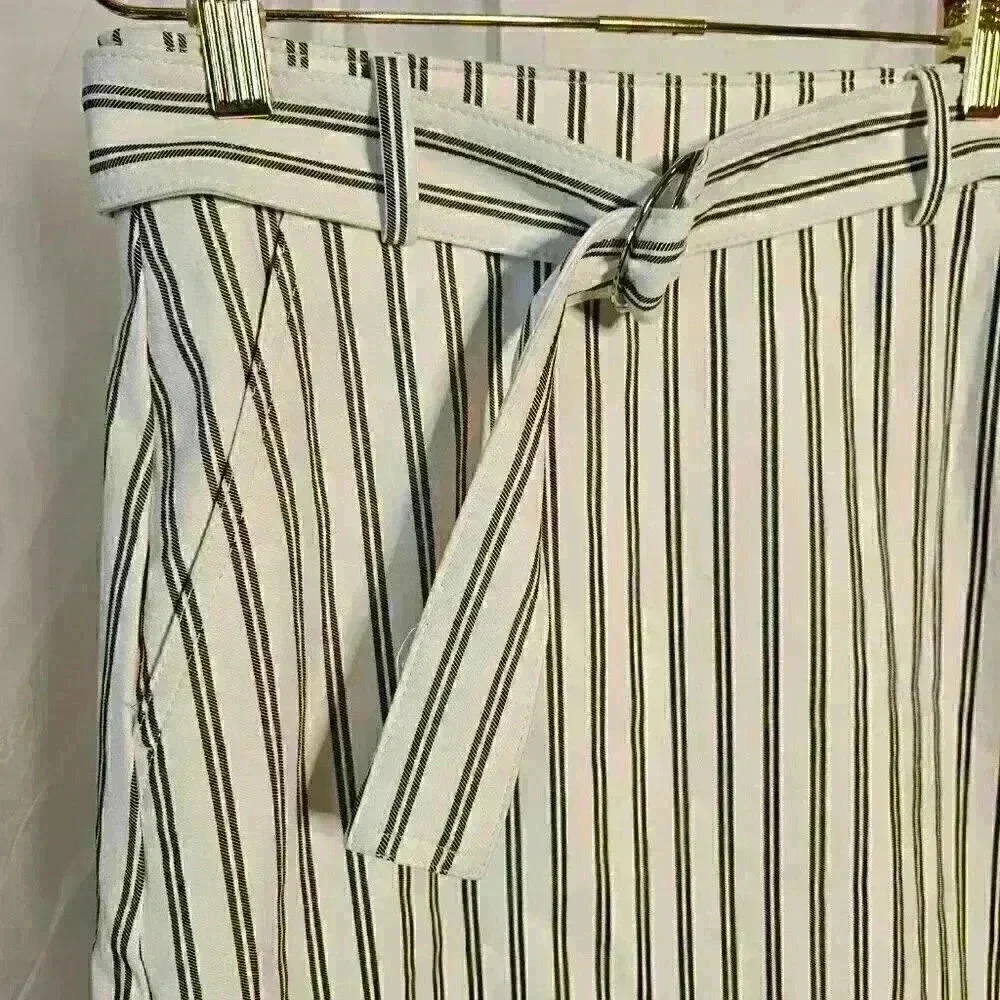 Ann Taylor Petites Size 0P Black and White Striped Skirt with Belt/Pockets